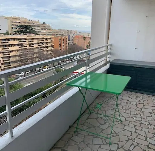 T2 A Proximite Des Plages 戛纳