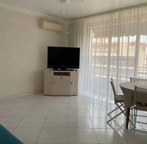 T2 A Proximite Des Plages 戛纳